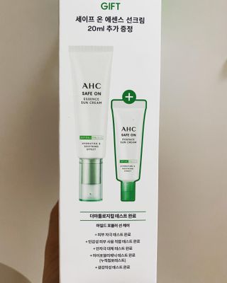 [AHC] 세이프온 에센스 선크림 올리브영 스페셜 증정 기획세트 — 5점을 준 리뷰어가 2022년 6월 올린 사용 사진