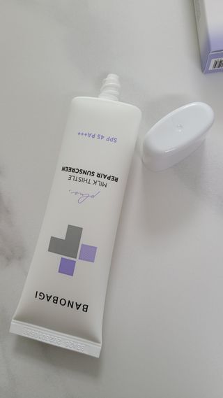 바노바기 코스메틱 바노바기 밀크씨슬 리페어 시카 선스크린 플러스 50ml — 5점을 준 리뷰어가 2023년 3월 올린 사용 사진