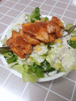 굽네몰 [굽네] 소스가 맛있는 닭가슴살 슬라이스 4종 — 5점을 준 리뷰어가 2021년 3월 올린 사용 사진