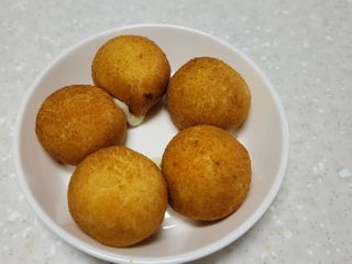 가치식탁 리얼쫀득치즈볼 — 5점을 준 리뷰어가 2021년 2월 올린 사용 사진