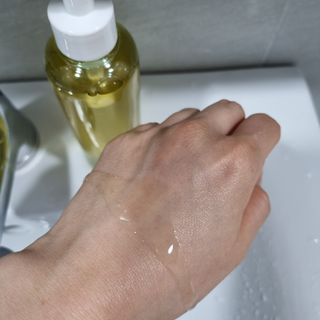 스킨큐어 산다화 순한 클렌징 동백 오일 200ml — 4점을 준 리뷰어가 2024년 1월 올린 사용 사진