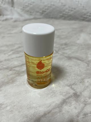 바이오오일 [바이오-오일] 스킨케어 오일 내추럴 60ml — 5점을 준 리뷰어가 2021년 10월 올린 사용 사진