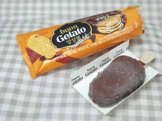 롯데제과 본젤라또 비스킷&바닐라카라멜바, 본젤라또 베리쇼콜라컵 — 5점을 준 리뷰어가 2021년 11월 올린 사용 사진