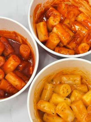 나우  [요리궁리] B타입 ( 매콤, 치즈, 매콤까르보 ) 꽃떡볶이 6개입 세트 — 5점을 준 리뷰어가 2025년 3월 올린 사용 사진
