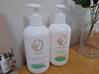 mom e 맘이 내추럴 베이비 케어 샴푸앤바스+로션 — 5점을 준 리뷰어가 2021년 1월 올린 사용 사진
