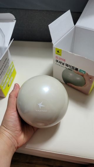 트라택 쿠셔닝 웨이트볼 0.5kg + 1kg SET — 5점을 준 리뷰어가 2022년 5월 올린 사용 사진