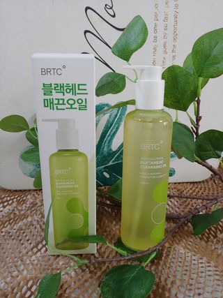 비알티씨 BRTC 안티폴루션 앤 블랙헤드 클렌징오일 300ml — 5점을 준 리뷰어가 2022년 12월 올린 사용 사진