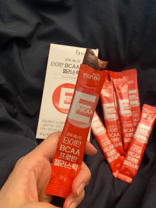 [인디닥터] 타이탄 BCAA 프로틴 젤리스틱 — 5점을 준 리뷰어가 2022년 4월 올린 사용 사진