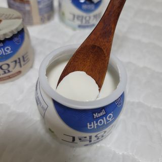 매일바이오 그릭요거트 오리지널 플레인 4개, 로스터리 커피믹스 4개 — 5점을 준 리뷰어가 2021년 12월 올린 사용 사진