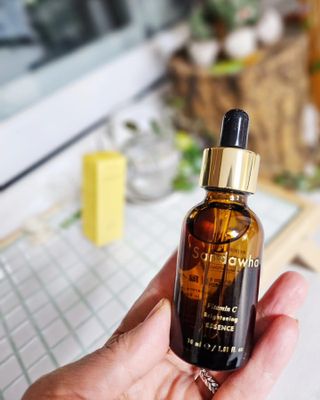 스킨큐어 산다화 비타민c 화이트닝 에센스 30ml — 4.5점을 준 리뷰어가 2023년 12월 올린 사용 사진