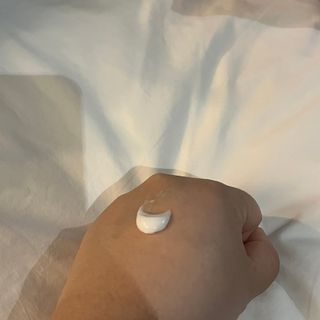 르핸스 퍼포밍 2 핸드&네일 비반트포렛/베티버포그 — 5점을 준 리뷰어가 2023년 1월 올린 사용 사진