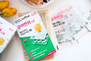 [큐어반H 스팟] 자외선 99프로 차단되는 스틱타입 스팟밴드(1팩 / 66매입) — 5점을 준 리뷰어가 2022년 10월 올린 사용 사진
