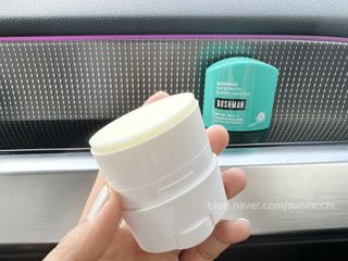 부쉬맨 워터프루프 서핑 선스틱 16g SPF50+ PA++++ — 5점을 준 리뷰어가 2023년 4월 올린 사용 사진