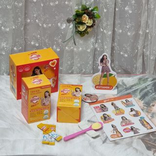 [광동제약] 비타500데일리스틱 제니 에디션60포&굿즈3종 — 5점을 준 리뷰어가 2021년 11월 올린 사용 사진