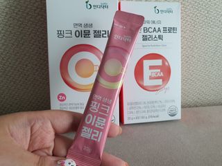 인디닥터 면역 생생 핑크 이뮨 젤리 + 타이탄 BCAA 프로틴 젤리스틱 — 5점을 준 리뷰어가 2022년 7월 올린 사용 사진