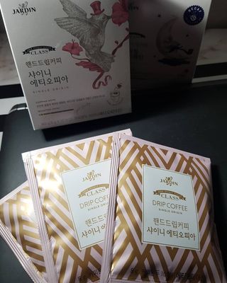(주)쟈뎅 쟈뎅 클래스 핸드 드립 커피 10P 2종_디카페인 1종+랜덤 플레이버 1종 — 5점을 준 리뷰어가 2021년 4월 올린 사용 사진