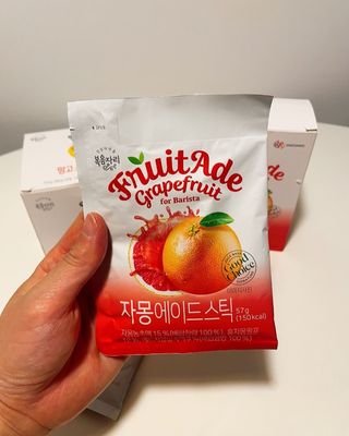 [복음자리] 바리스타 패키지 2종 랜덤발송 (딸기스무디 스틱+샤인머스캣에이드 or 망고스무디+자몽에이드) — 5점을 준 리뷰어가 2022년 7월 올린 사용 사진