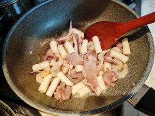 화끈한녀석들 새오똥400g 새우,오징어,똥집 볶음요리 소스,밀떡, 참기름 포함 — 5점을 준 리뷰어가 2022년 12월 올린 사용 사진