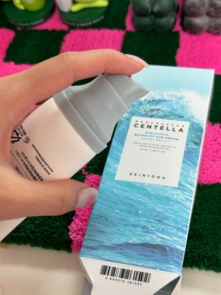 [스킨1004] 마다가스카르 센텔라 히알루-시카 워터핏 선세럼 50ml — 5점을 준 리뷰어가 2024년 5월 올린 사용 사진