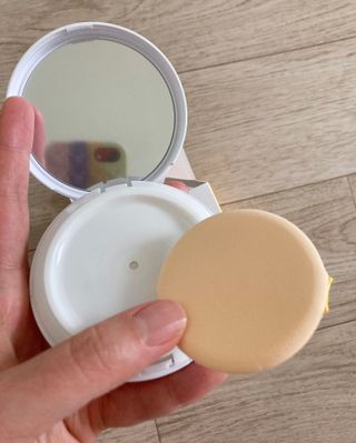 소이베베X신비아파트 모이스쳐 선팩트 SPF50+ PA+++ — 5점을 준 리뷰어가 2023년 4월 올린 사용 사진