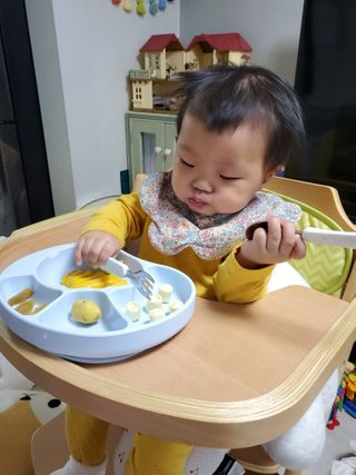 유비맘 캐릭터 실리콘 흡착 식판_색상 랜덤발송 — 5점을 준 리뷰어가 2021년 2월 올린 사용 사진