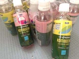 더그레잇티 콤부차 [매일유업] 더그레잇티 44kcal 콤부차 300ml *12개입 (오리지널 6개+베리리치 6개) — 5점을 준 리뷰어가 2023년 7월 올린 사용 사진