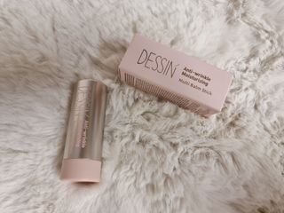 바르는뷰티 데생멀티밤 식물유래성분 97 저분자콜라겐 피부수분 미백 주름개선 멀티밤스틱 — 5점을 준 리뷰어가 2021년 11월 올린 사용 사진
