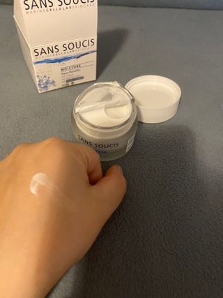 산수시 아쿠아 베네핏 24h 수부지 물광 속건조 수분크림 50ml — 5점을 준 리뷰어가 2021년 7월 올린 사용 사진