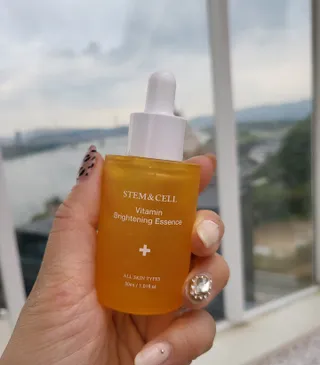 체르엠 스템앤셀 비타민 브라이트닝 에센스 30ml 1개 — 5점을 준 리뷰어가 2021년 10월 올린 사용 사진