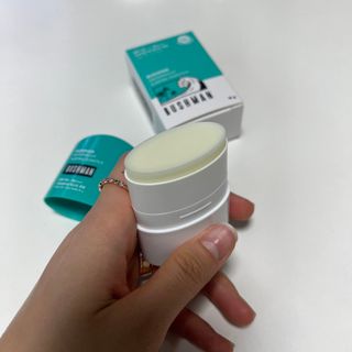부쉬맨 워터프루프 서핑 선스틱 16g SPF50+ PA++++ — 4.5점을 준 리뷰어가 2023년 4월 올린 사용 사진