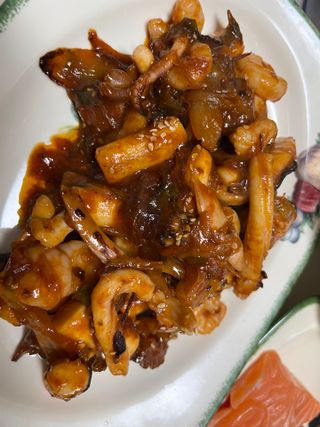 화끈한녀석들 새오똥400g 새우,오징어,똥집 볶음요리 소스,밀떡, 참기름 포함 — 4점을 준 리뷰어가 2022년 12월 올린 사용 사진