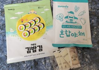 해풀잎 누구나 김밥*1ea [(혼합야채 35g *1ea,  김밥김 (5g, 5ea),  양념간장 (6g, 5ea), 참기름(5g, 2ea)] — 5점을 준 리뷰어가 2022년 8월 올린 사용 사진