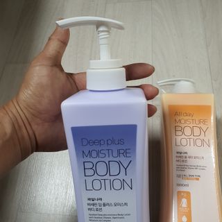 [과일나라] 바세린 모이스처 바디로션 1000ml 2종 — 5점을 준 리뷰어가 2021년 10월 올린 사용 사진