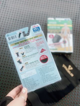 반테린서포터 손목 — 5점을 준 리뷰어가 2021년 8월 올린 사용 사진