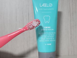 치과에서 쓰는 치약 _ 라벨제로 저불소 꼬마, 키즈, 유아, 베이비, 주니어 안전한 어린이치약 — 5점을 준 리뷰어가 2022년 11월 올린 사용 사진