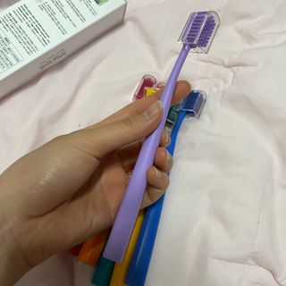 프로그 윌로우 칫솔 6245 울트라소프트 — 4.5점을 준 리뷰어가 2022년 5월 올린 사용 사진