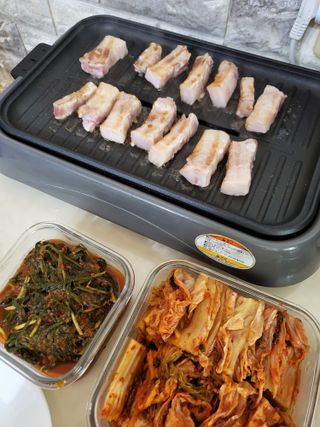 찐신선 한끼한팩 미국 냉동 목살 & 네덜란드 냉동 삼겹살 SET — 5점을 준 리뷰어가 2021년 10월 올린 사용 사진