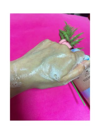 벨먼 내추럴스파 수분광채 스크럽 바디워시 600ml 5종 — 5점을 준 리뷰어가 2022년 5월 올린 사용 사진