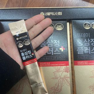 서울약사신협_투데이홍삼정플러스스틱_10g x 30포 — 5점을 준 리뷰어가 2021년 2월 올린 사용 사진