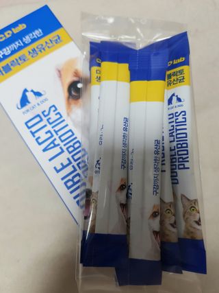 씨디랩 구강에서 장까지 한 번에 관리하는 더블락토 강아지 고양이 유산균 — 4점을 준 리뷰어가 2021년 6월 올린 사용 사진