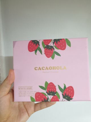 연말/새해선물 딸기 초콜릿 종착역, 건딸기가 상큼하게 씹히는 카카올라 딸기생초콜릿 — 5점을 준 리뷰어가 2021년 10월 올린 사용 사진