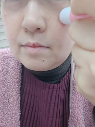 스킨큐어 산다화 카멜리아 안티 링클 멀티밤 — 5점을 준 리뷰어가 2023년 1월 올린 사용 사진