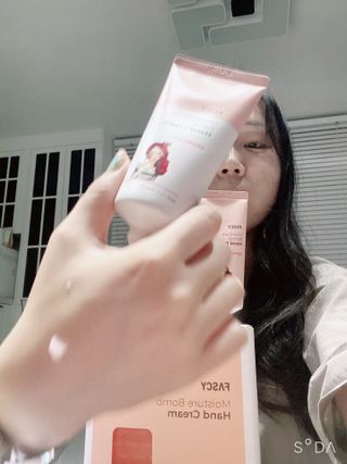 파시 FASCY 高保湿ハンドクリーム40ml+80ml セット — 4점을 준 리뷰어가 2021년 7월 올린 사용 사진