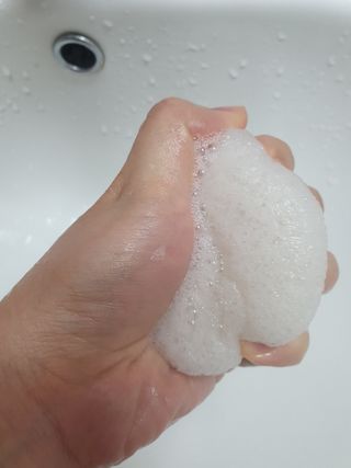 [툴앤썸] 메이크업 브러시로 바르고 호빵 스펀지로 클렌징하는 A-Z 뷰티툴 5종 — 4.5점을 준 리뷰어가 2021년 1월 올린 사용 사진