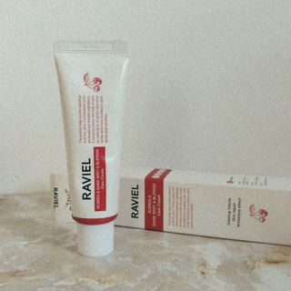 라비엘 아세로라 &amp; 스네일 뮤신 다크 스팟 케어 크림 1.7 fl oz (50ml), 스네일 뮤신 &amp; 히알루론산 — 4.5점을 준 리뷰어가 2022년 10월 올린 사용 사진