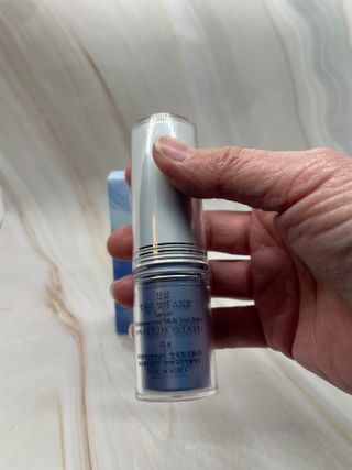 산심 명연수 멀티 스틱 밤 0.38oz 수분 스틱 집중 주름 케어 — 3.5점을 준 리뷰어가 2022년 11월 올린 사용 사진