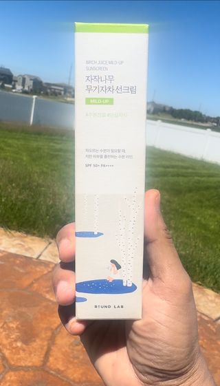Round Lab Birch Juice Moisturizing Sunscreen — 5점을 준 리뷰어가 2024년 6월 올린 사용 사진
