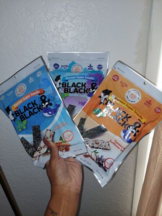 UNCLE NICK 한국 슈퍼 스낵 블랙 &amp; 블랙 김 스낵 — 5점을 준 리뷰어가 2021년 10월 올린 사용 사진