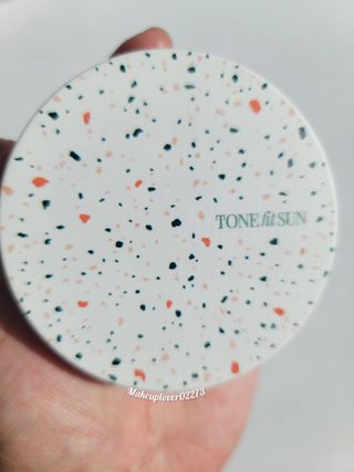 TONEfitSUN 쿠션 12g 비건 톤업 선쿠션 한국산 SPF 50+/ PA++++ — 5점을 준 리뷰어가 2023년 2월 올린 사용 사진