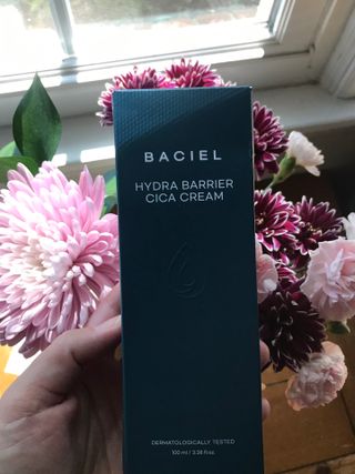 바시엘 BACIEL 바시엘 하이드라 베리어 시카 크림 — 4.5점을 준 리뷰어가 2021년 5월 올린 사용 사진